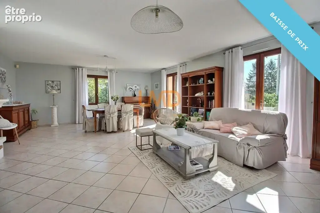 Maison à Burie (17770) Maison plain-pied de 177 m², 5 chambres - photo 5