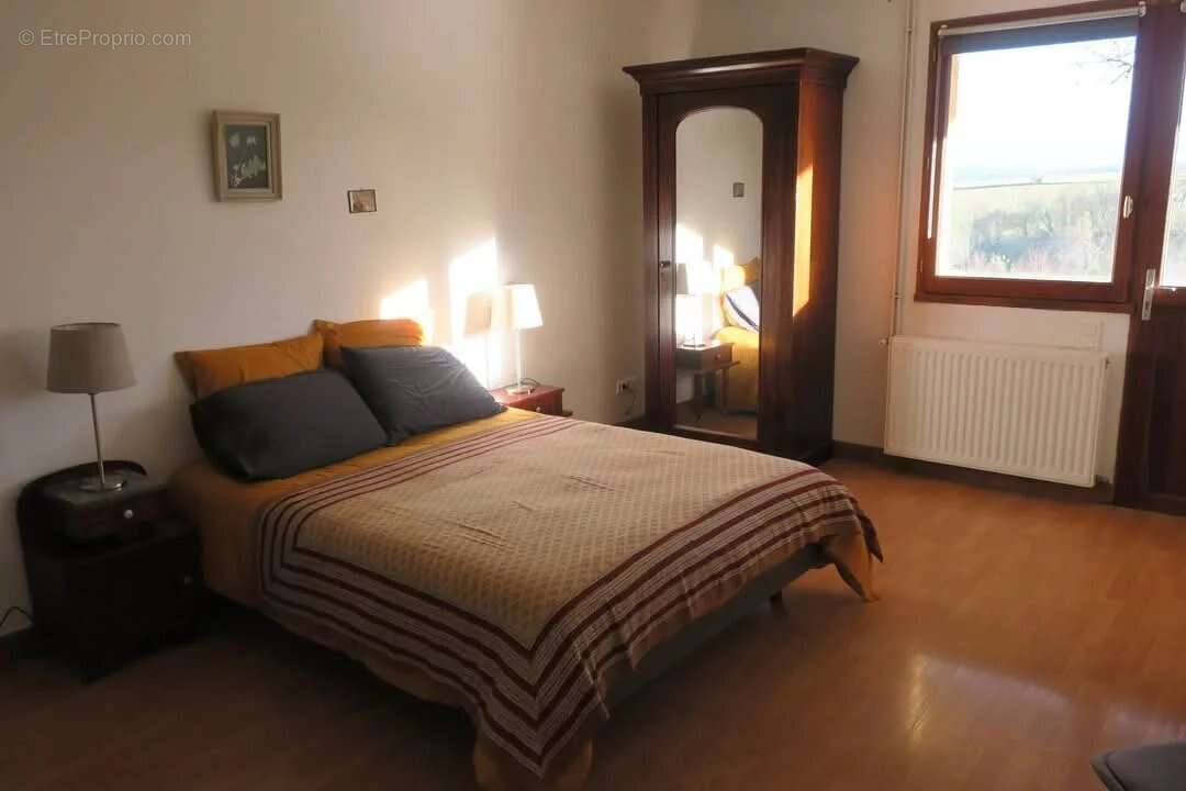 Maison à SAINTE-DODE