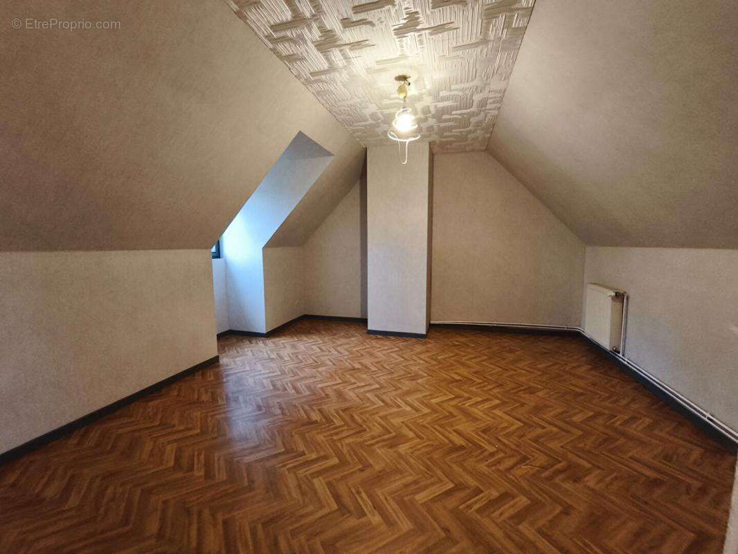 Maison à AMIGNY-ROUY