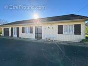 Maison à LEGUILLAC-DE-L'AUCHE