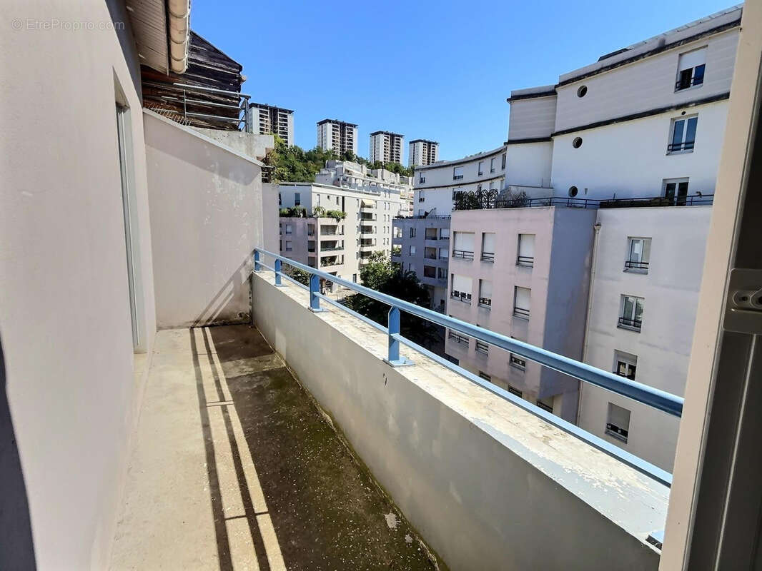 Appartement à LYON-9E