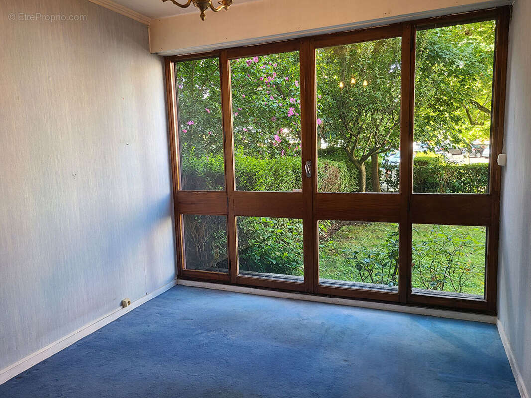 Appartement à FONTENAY-LE-FLEURY