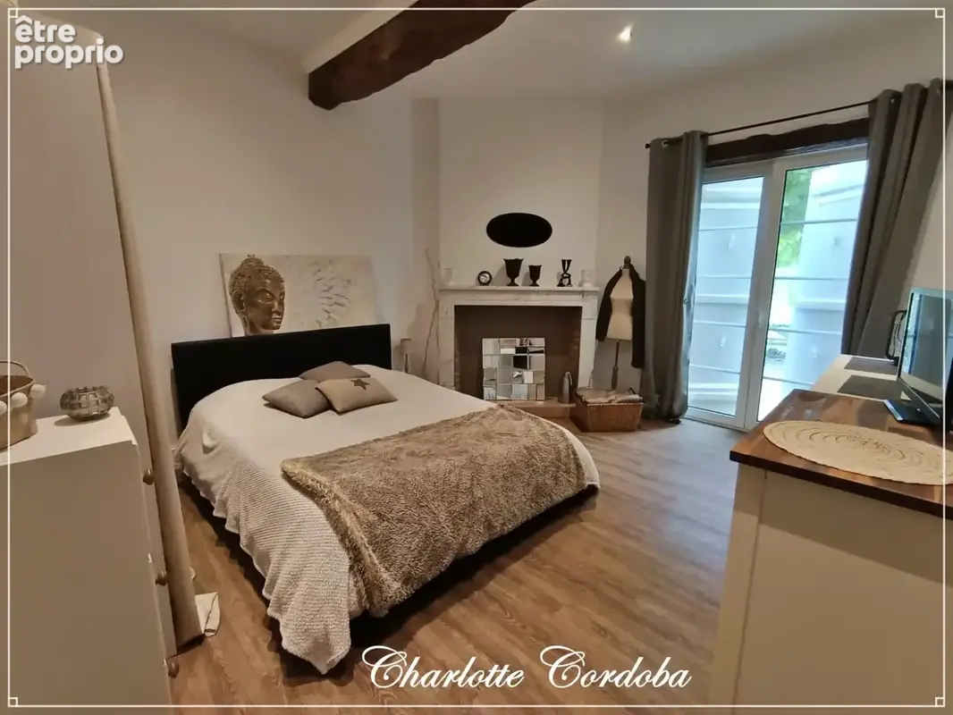 Maison en pierre de 313 m² avec vue panoramique et près de 2 hectares de terrain - photo 8