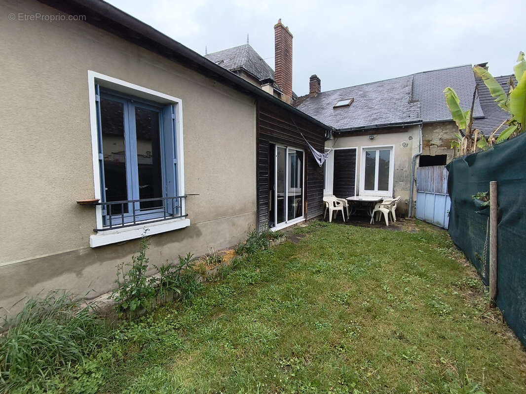 Maison à SAINT-OUEN-EN-BELIN