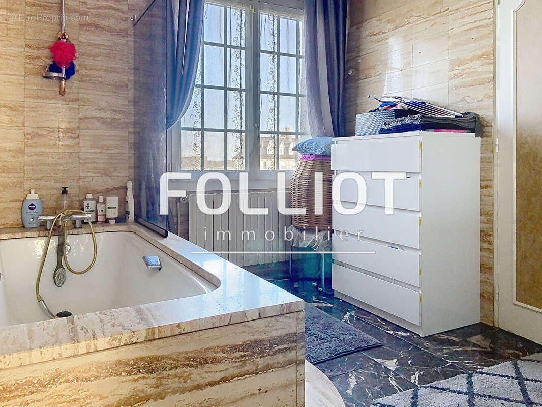 Maison à SAINT-SEVER-CALVADOS