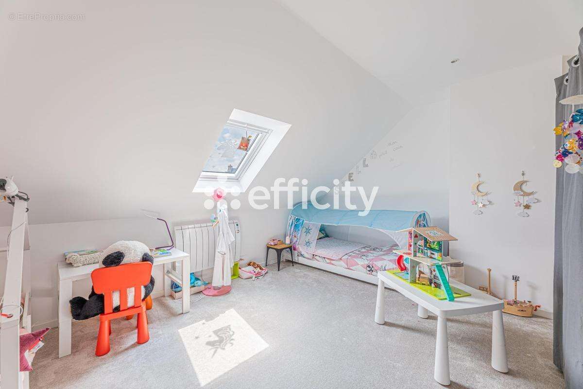 Maison à SAINT-CYR-SUR-LOIRE