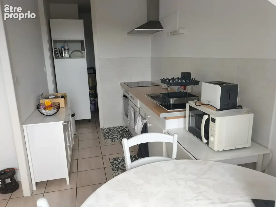 LAVAL Gare, bel appartement d'environ 55m2 au dernier étage avec ascenseur - photo 3