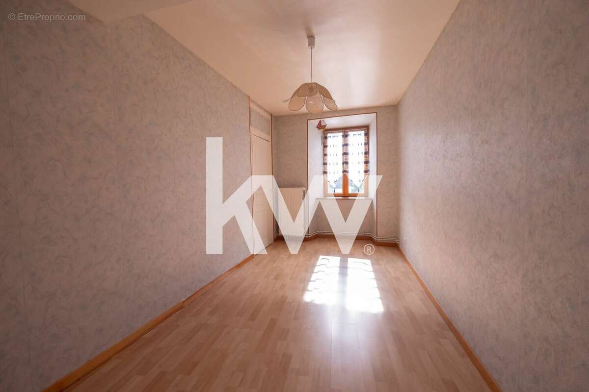 Maison à VERNEUIL-SUR-VIENNE