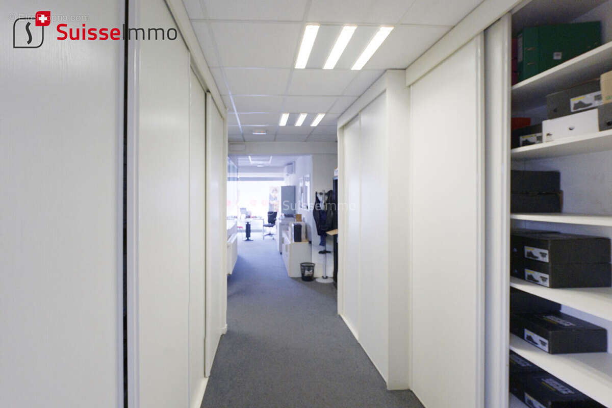 Local commercial  200 m2 - photo 10