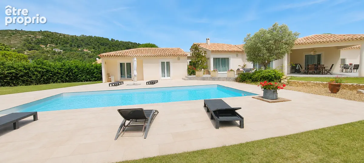 Maison 6 pièces 220 m² à vendre à Simiane-Collongue (13109) - photo 2