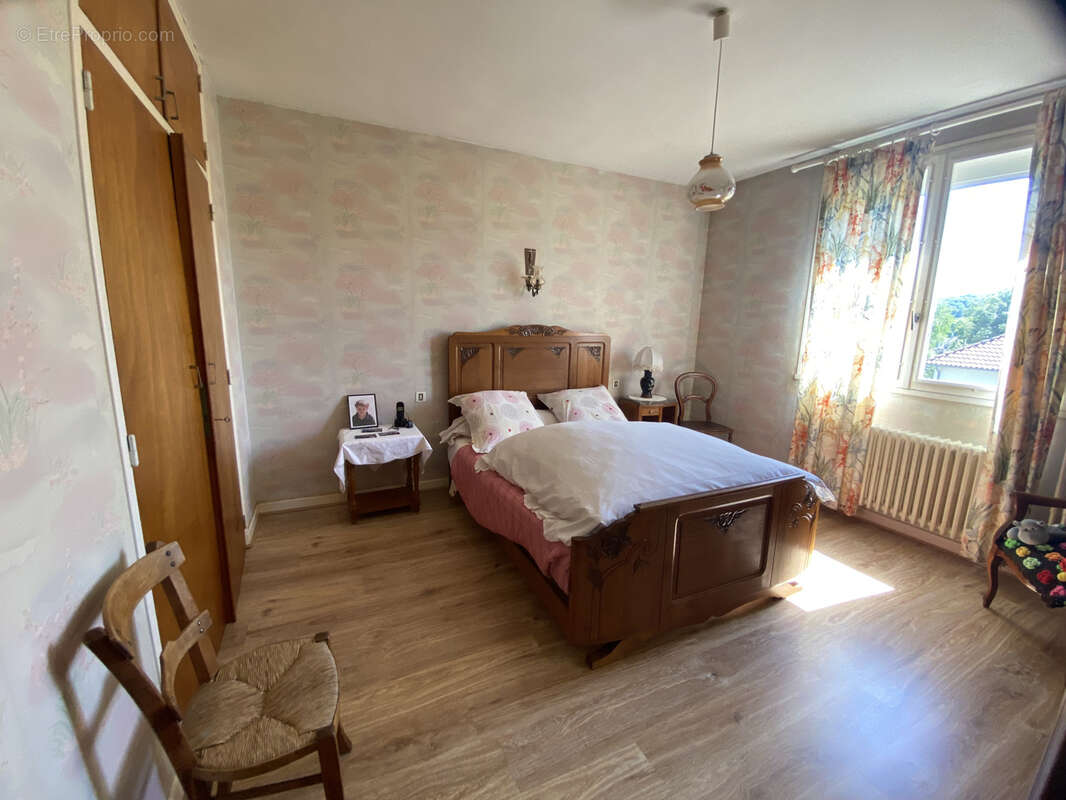 Maison à LATRONQUIERE