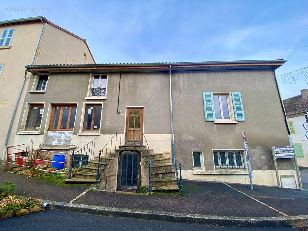 Maison à SEMUR-EN-BRIONNAIS