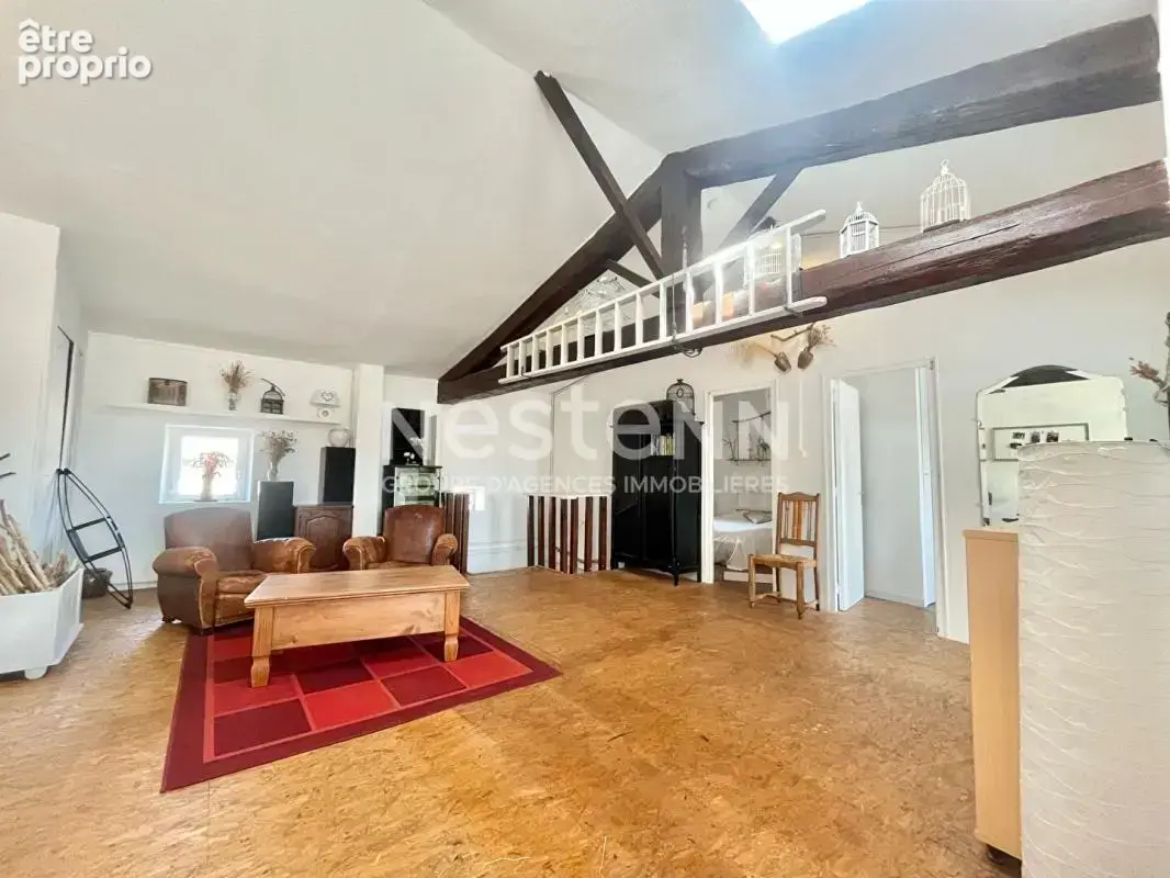 Maison de ville de 209 m² avec cinq chambres cour atelier et toiture rénovée au coeur dun village du Minervois - photo 6
