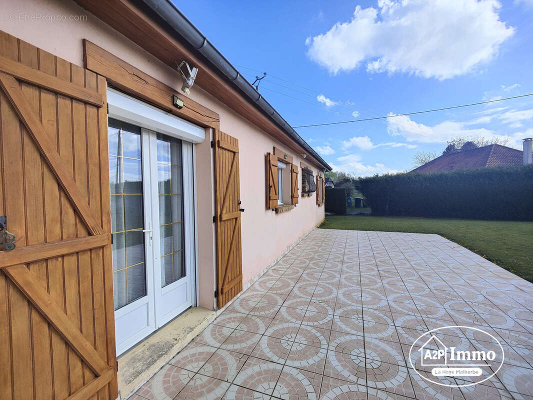 Maison à LA HAYE-MALHERBE
