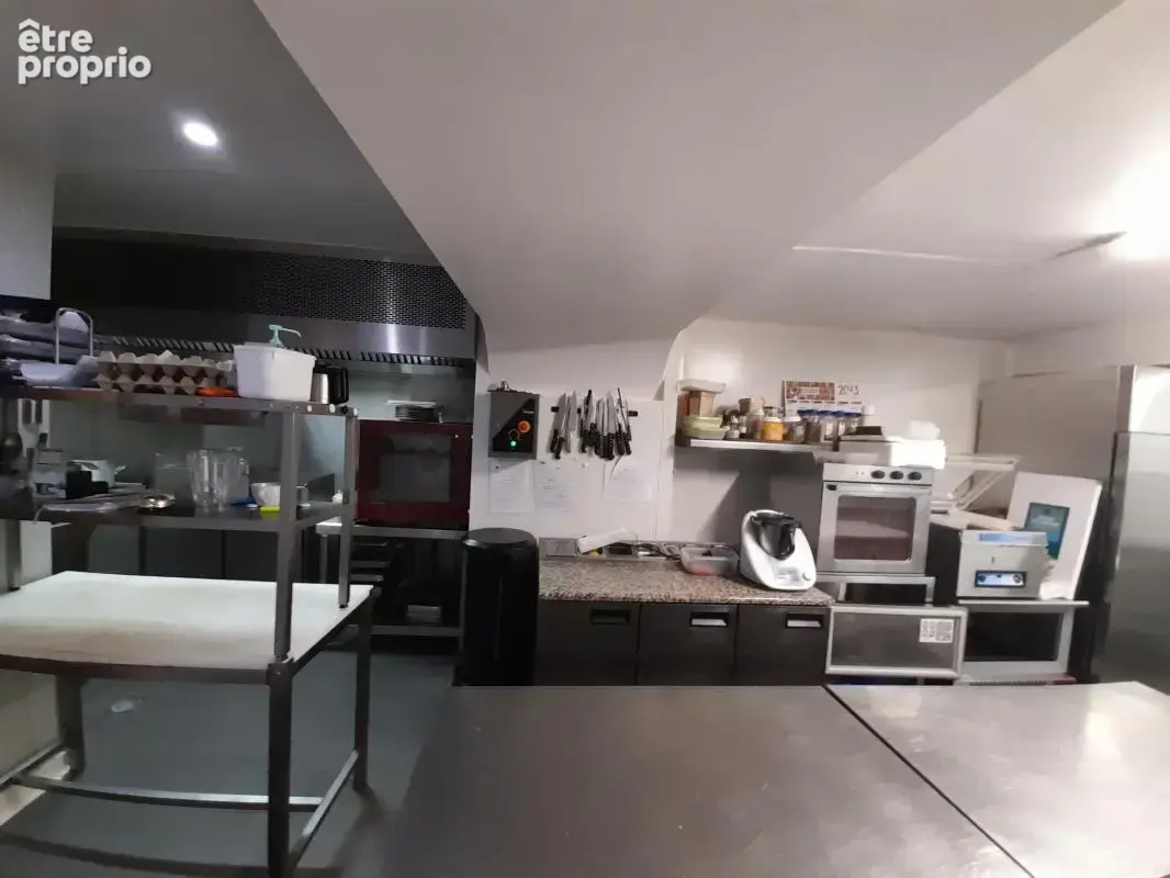 Immeuble actuellement Hotel/Restaurant rénové - photo 10