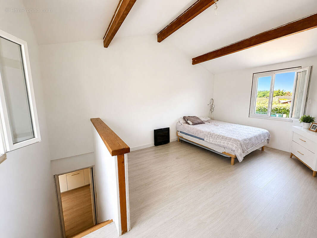 Maison familiale T5 avec piscine et garage - photo 5
