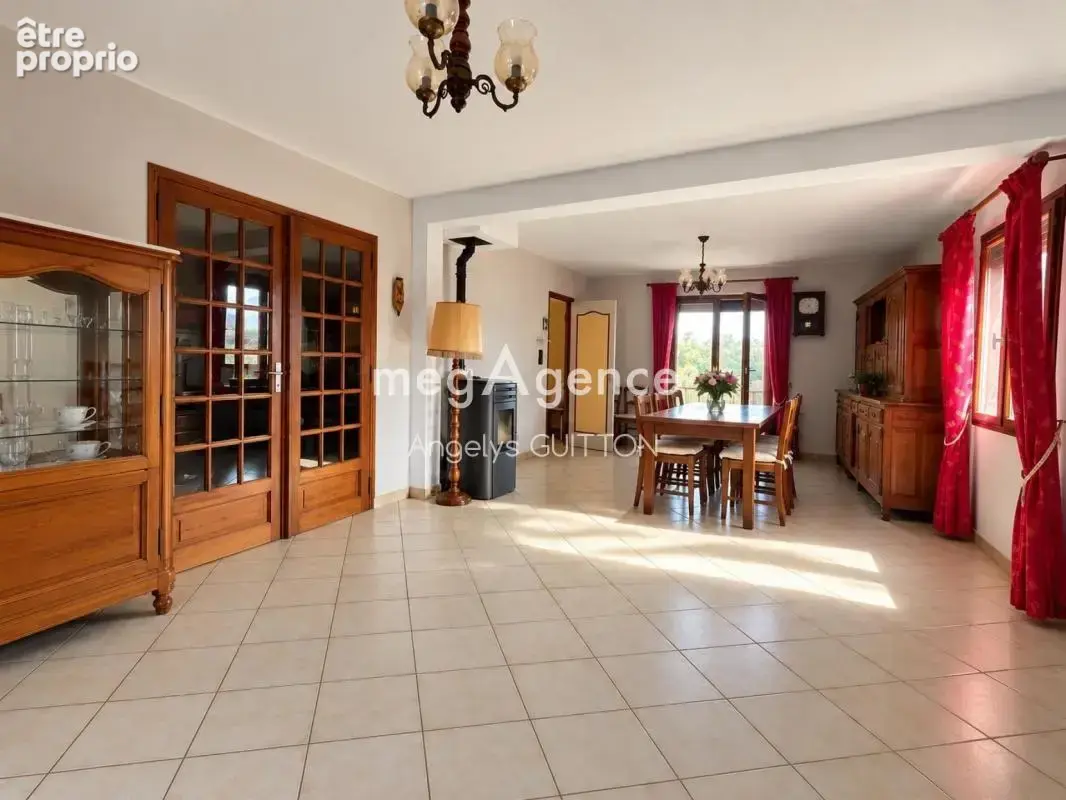 Maison familiale aux beaux volumes – Beaumont-sur-Sarthe - photo 4