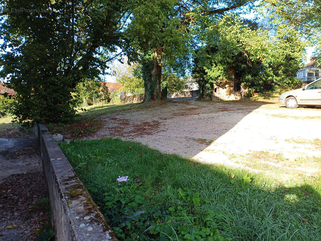 Appartement à BAGNAC-SUR-CELE