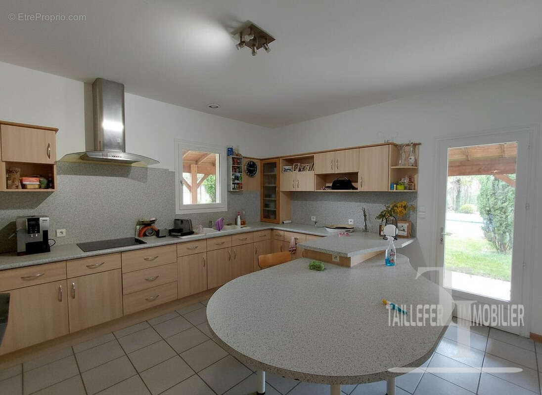 Maison 240 m² à Perigueux  - photo 5