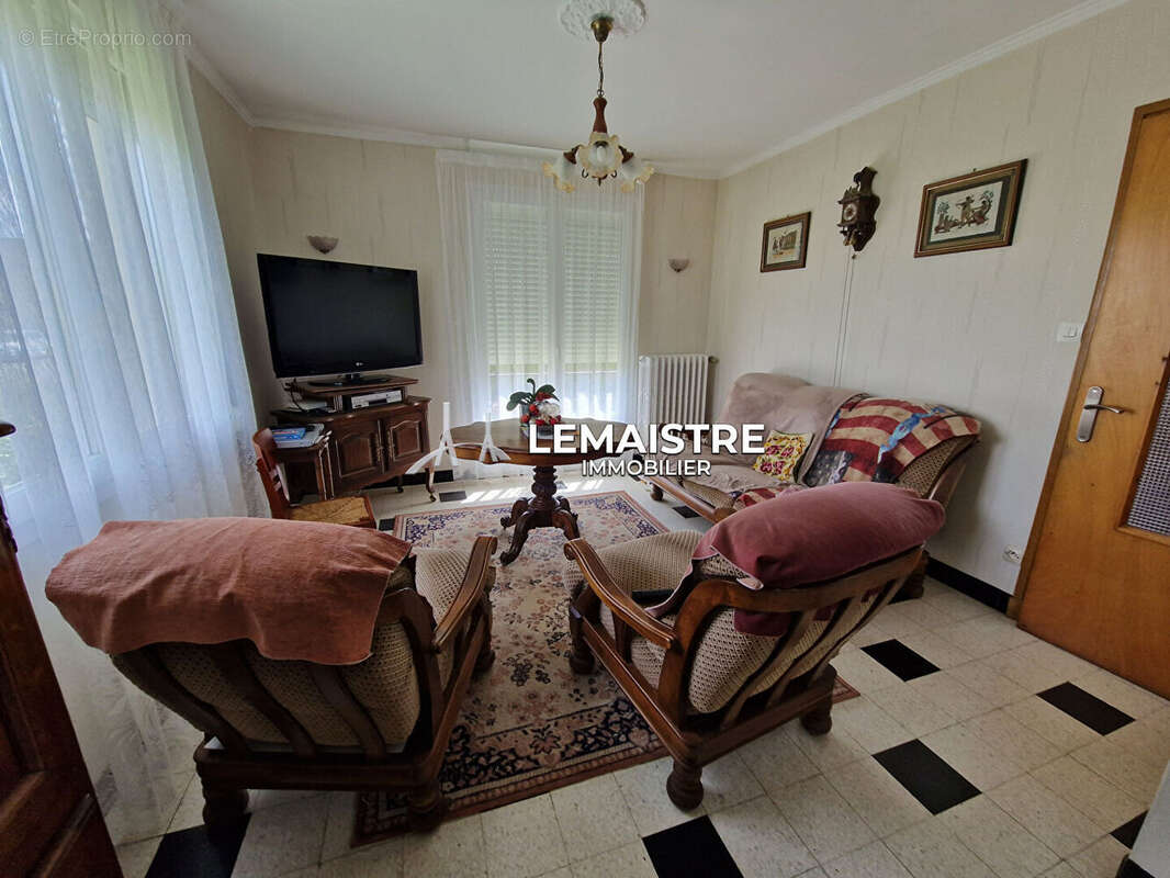 Maison - proche St-Romain - 100 m² - 4 chambres - sous-sol complet - jardin arboré - photo 3