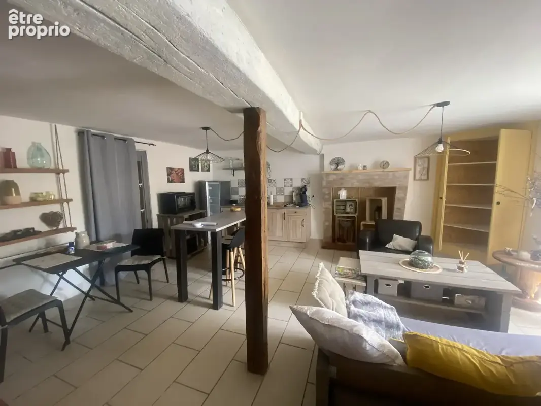10 min BELLAC, Maison rénovée en partie, avec partie habitable et jardin - photo 13