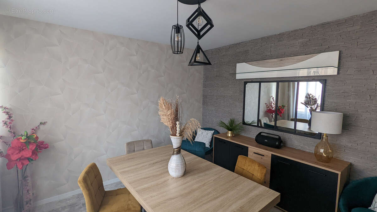 Appartement à CHENOVE