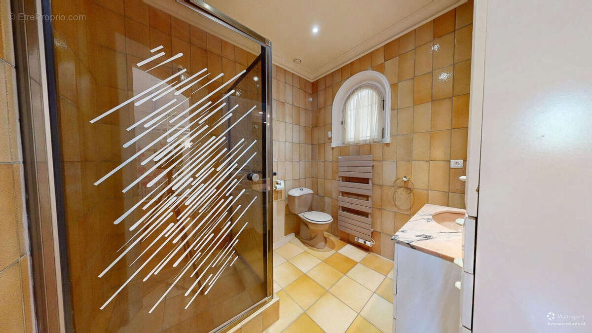 A vendre, Maison de Type 4 de plain-pied - Marseille 11e La Valentine ? 270 m², Vue panoramique & Piscine à débordement- 4 garag - photo 10