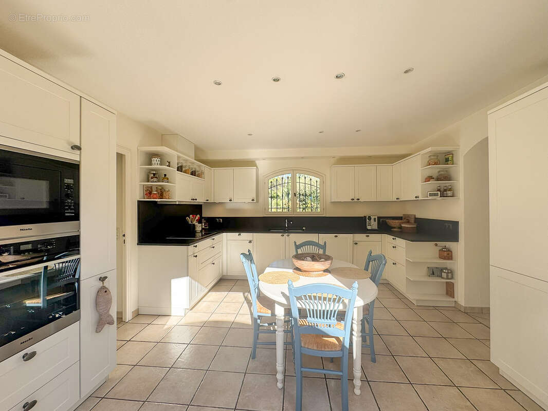 Maison à PUGET-SUR-ARGENS