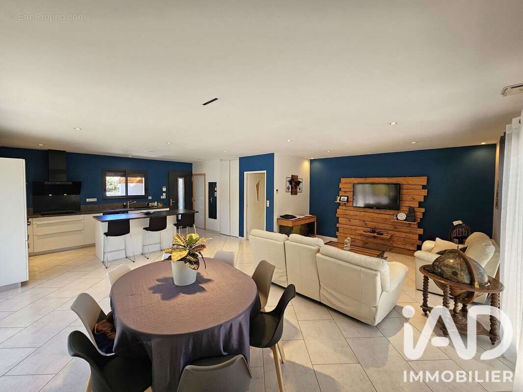 Maison 114 m² à Saint-Lager-Bressac  - photo 4