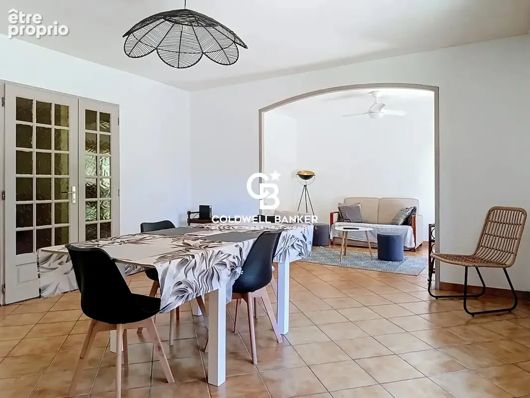 Maison de plain-pied à Saintes – Commerces et écoles à pied, garage et jardin - photo 8