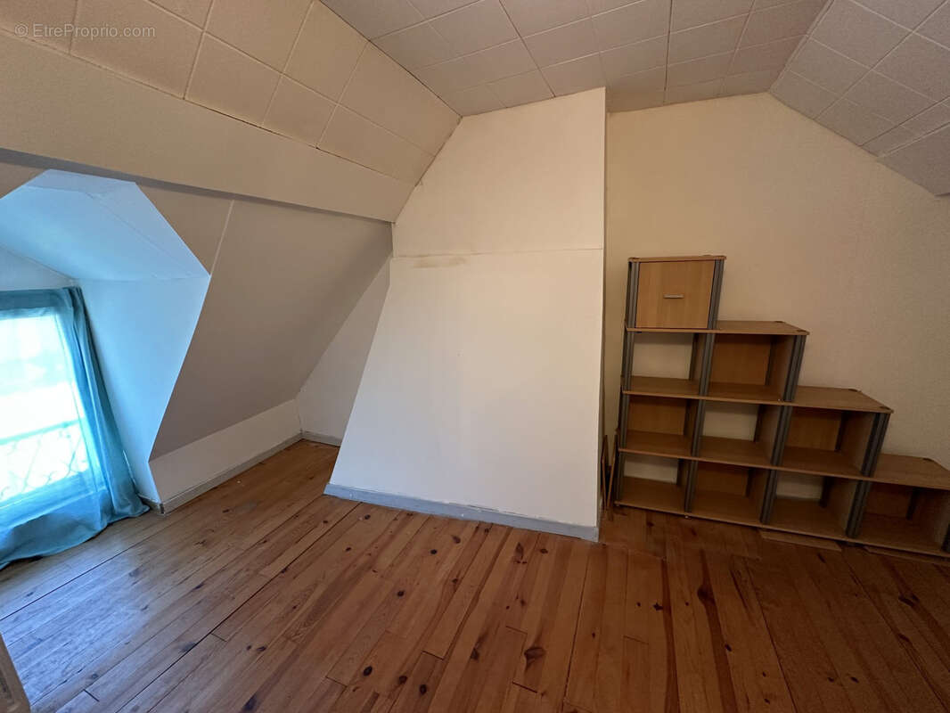Maison pleine de charme T4 sur 1900 m2 de terrain - photo 7