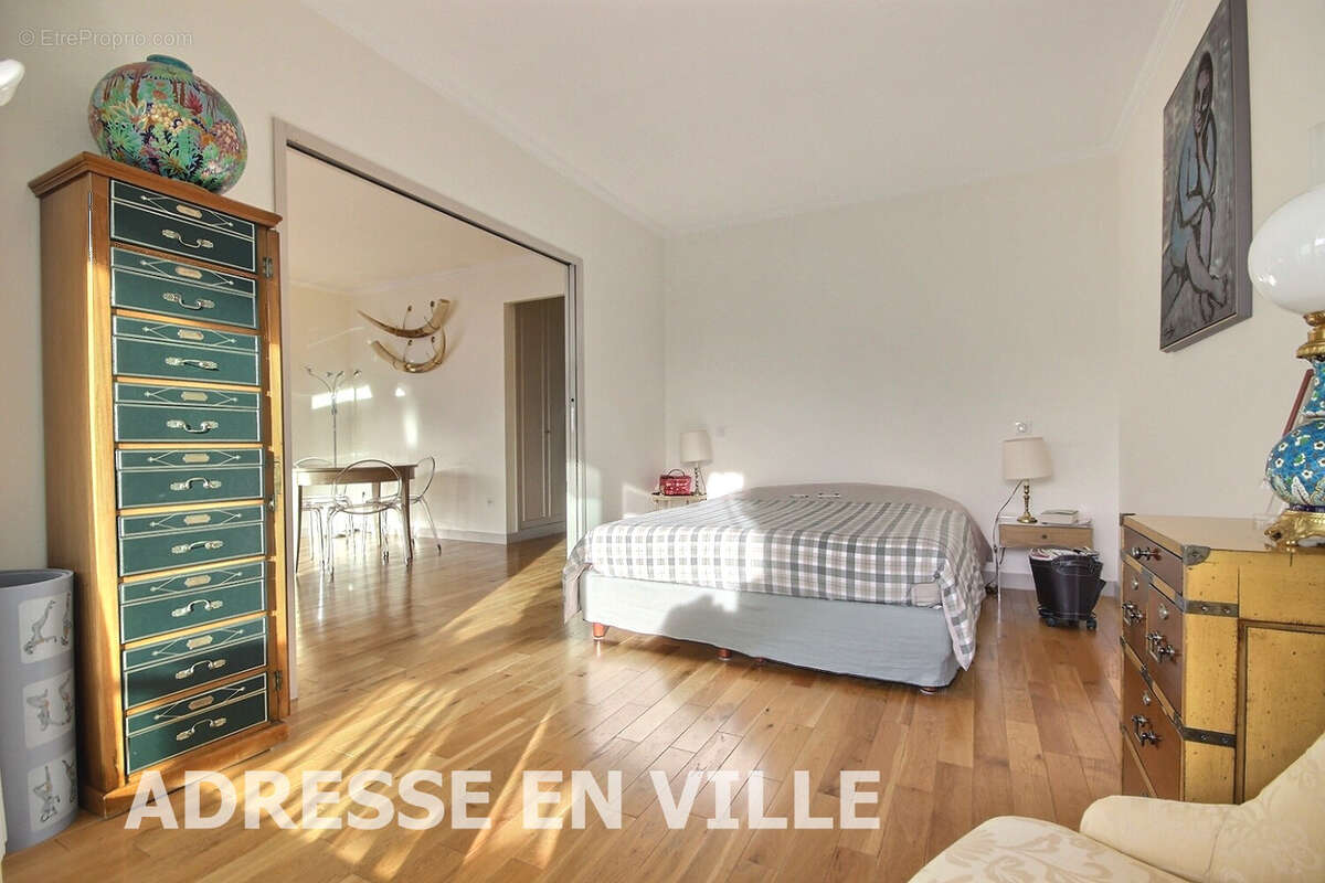 Appartement à LEVALLOIS-PERRET