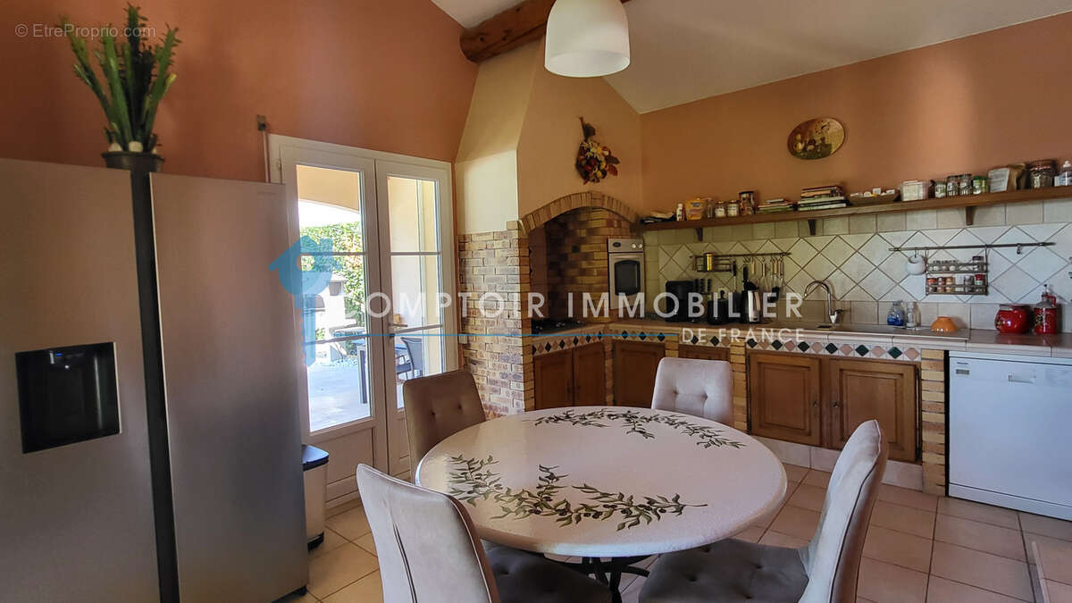 DPT GARD (30), à vendre, UZES proche, maison individuelle type 7, 203m2 habitables, 5 chambres, piscine, garag - photo 6
