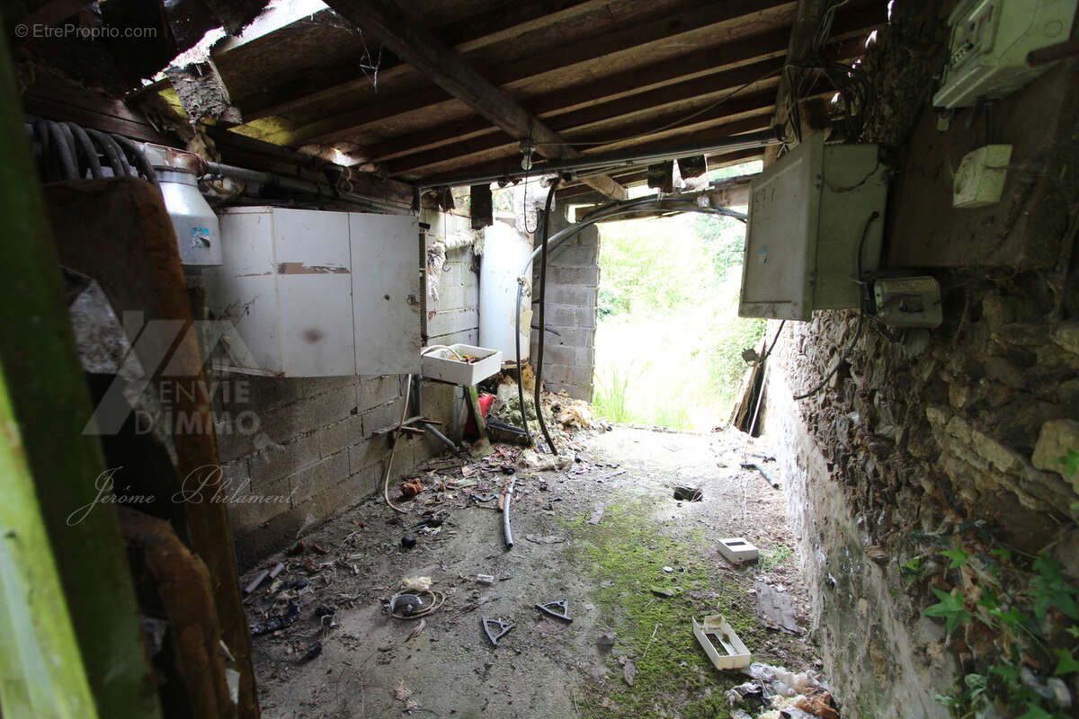 Terrain à SAINT-MARC-LA-LANDE