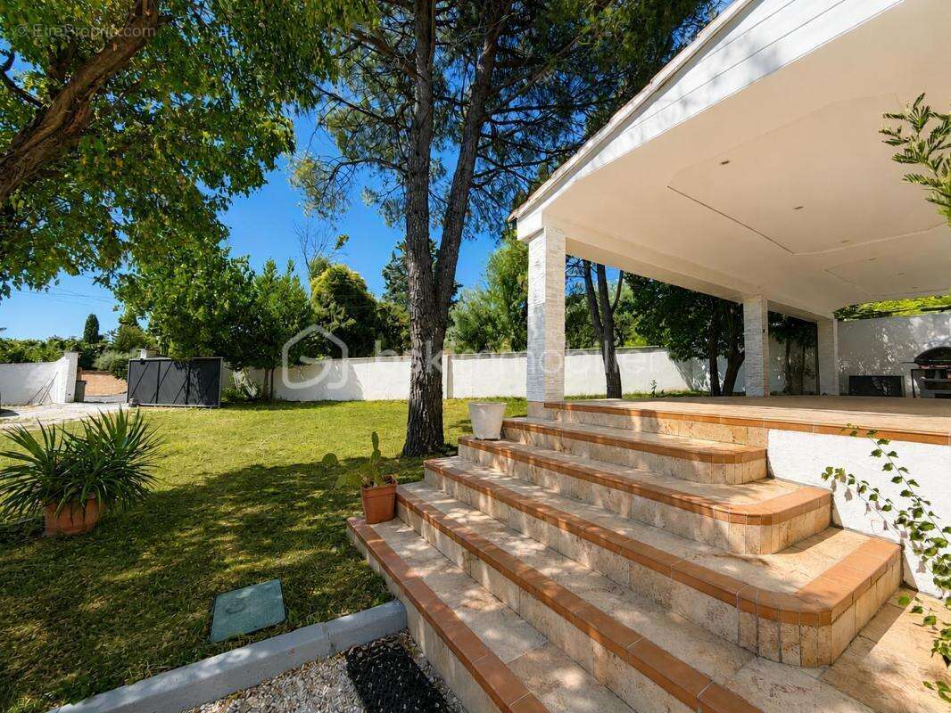 Maison contemporaine de plain-pied avec dépendance – 134 m² – Terrain 685 m² – Saint-Christol-lez-Alès (Montèze) - photo 2