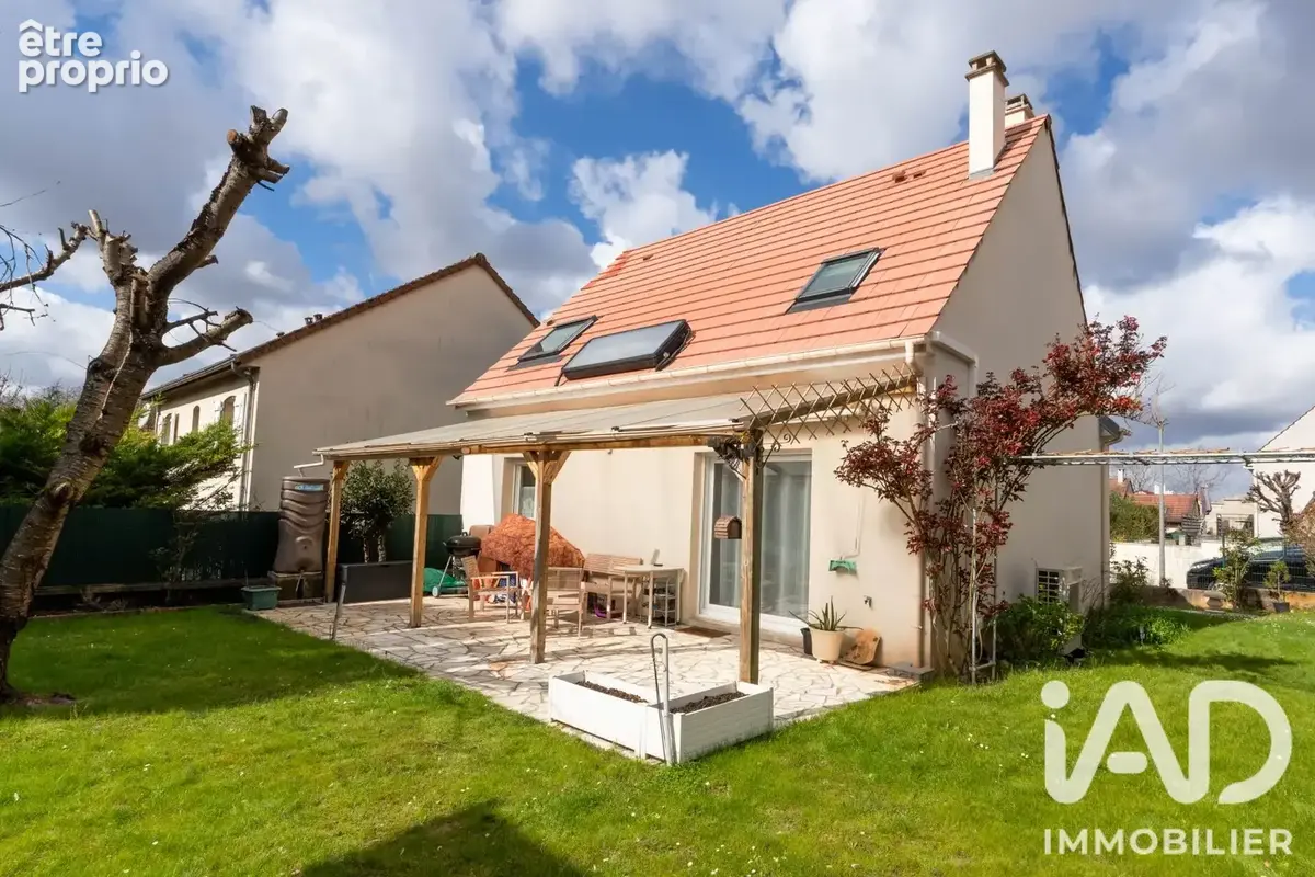 Photo 1 - Maison à CHAMPS-SUR-MARNE