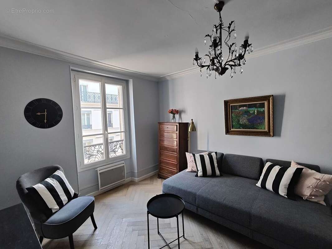 Appartement à PARIS-7E