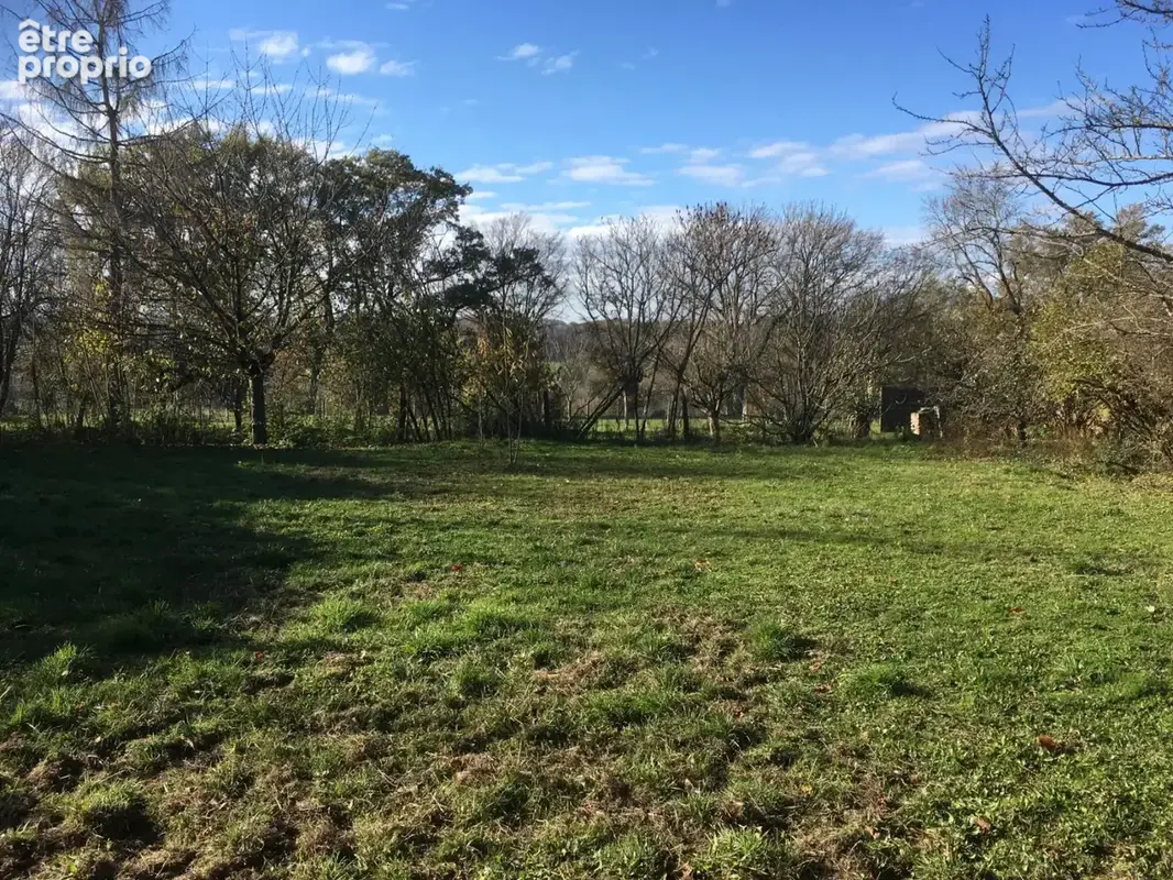 Terrain de 1050m2 hors lotissement centre de Neuville les Dames - photo 2