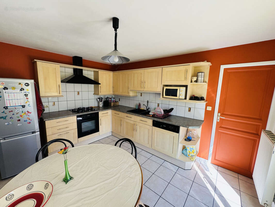 Maison à ESCOUTOUX