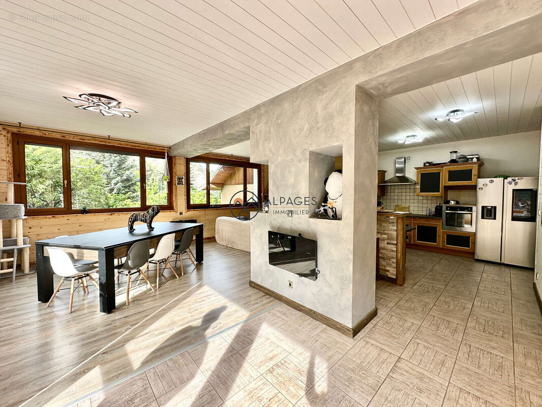 Salle à manger - Appartement à GUILLESTRE