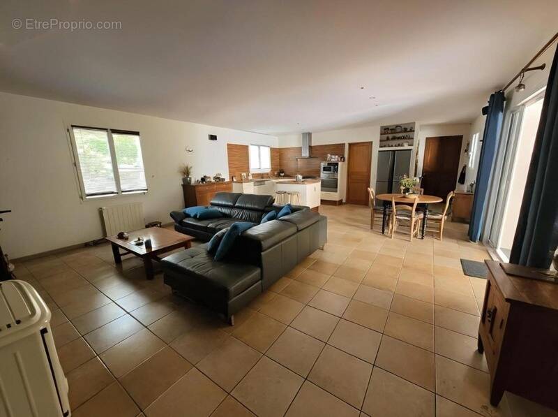 Maison à vendre 6 pièces PUY DU LAC (17) - photo 3