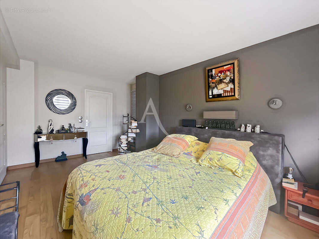 Maison d'exception 214m² ? 5 ch ? Ponton privé ? Port Cergy - photo 9