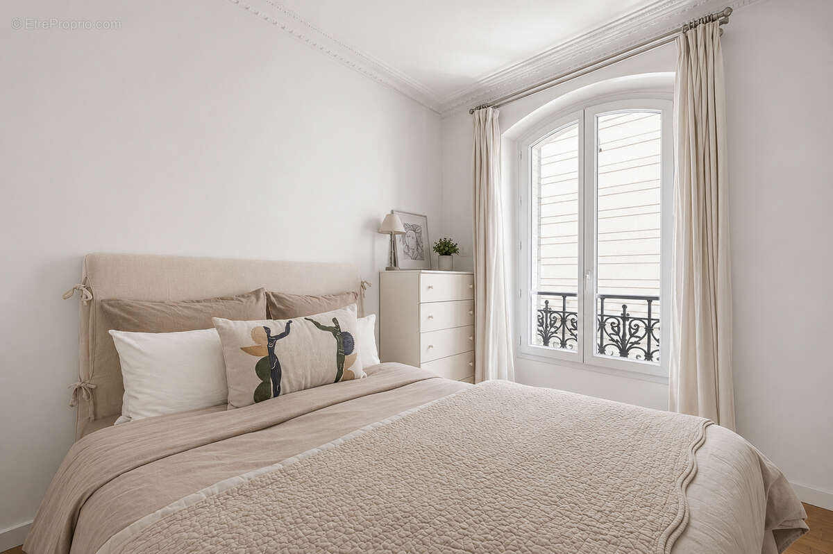 Appartement à PARIS-14E
