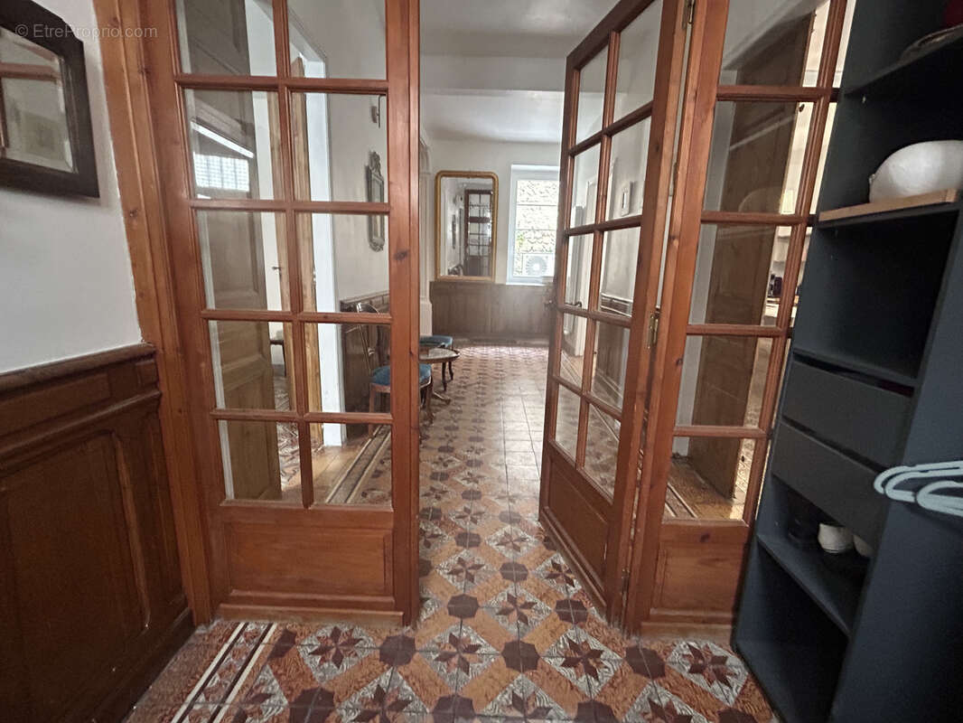 Maison de maître - 188 m2 - 6 pièces - photo 4