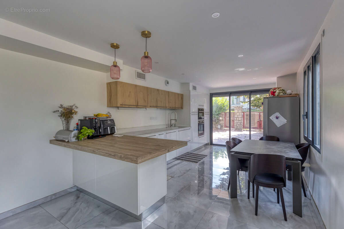 Maison à LE PONT-DE-CLAIX