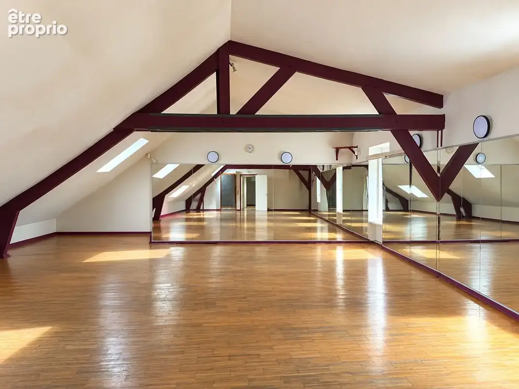 Immeuble avec piscine interieure alencon secteur recherché - photo 2