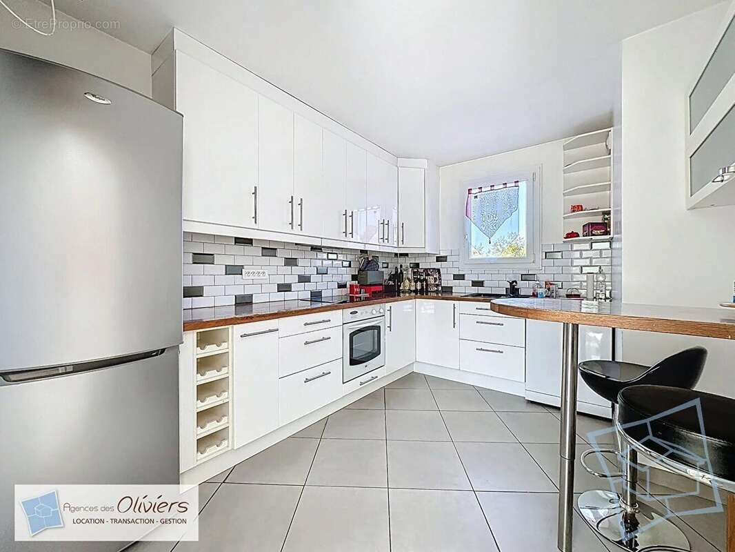 Appartement à VOISINS-LE-BRETONNEUX