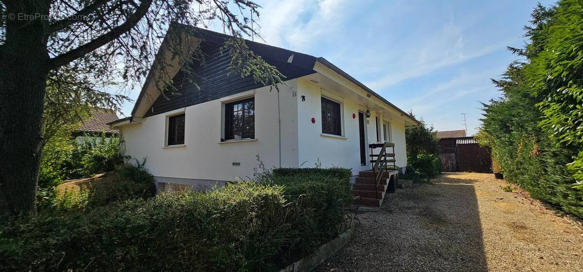 Photo 1 - Maison à BELLENGREVILLE