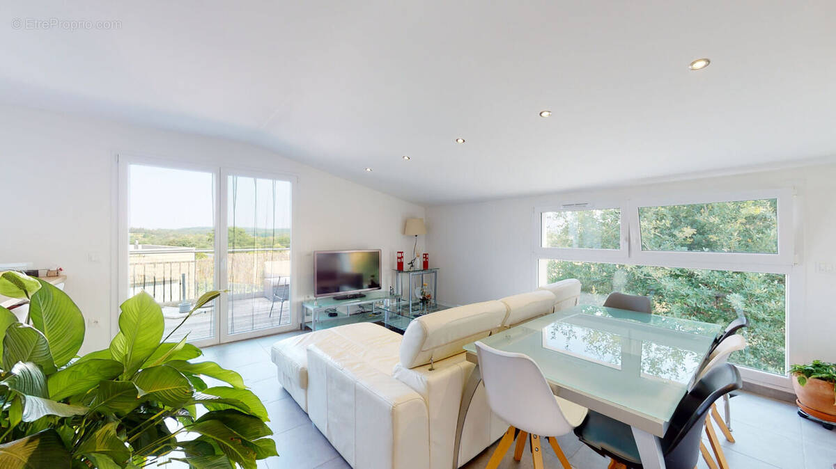 Appartement à MONTFERRAND-LE-CHATEAU