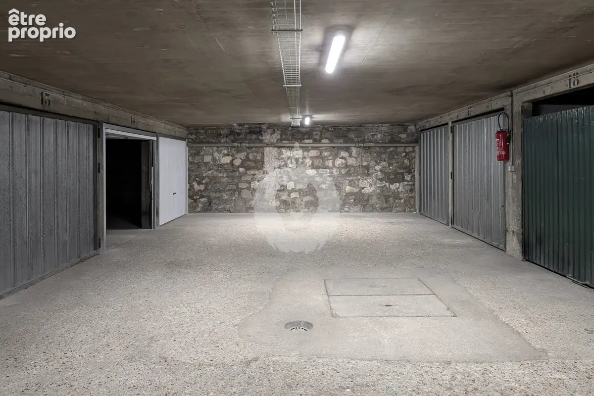 Box garage stationnement aux muriers - photo 2